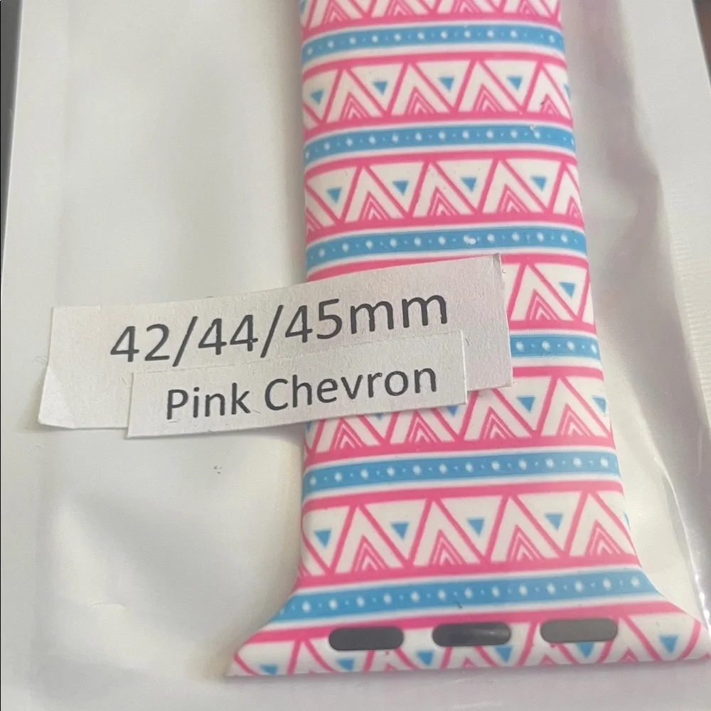 NWT Pink Chevron Patterned Smart Watch Band 42/44/45 Apple Friendly